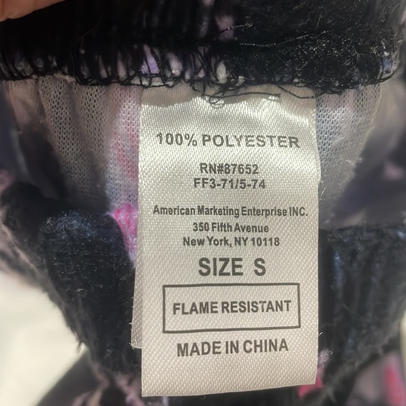 Disney Descendants S 7/8 pajamas 💯 polyester  Guc free from rips stains holes - Picture 4 of 7